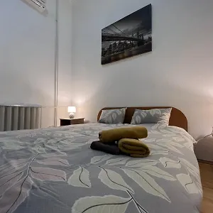 https://apartment-in-the-historic-center-of-kiev.hotels-of-kiev.com